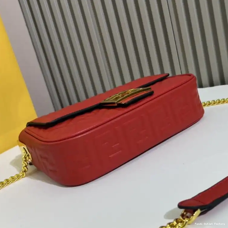Vintage HOT Baguette Bag Midi Red In Leather Chain Nappa FF Fendi Motif 0524